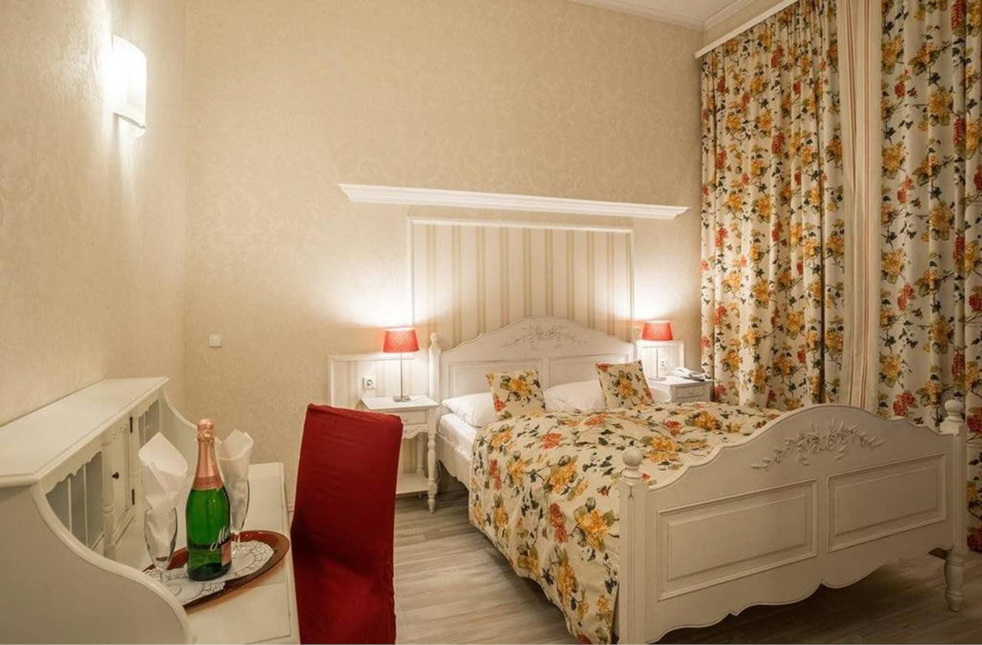 Augusta Am Kurfuerstendamm